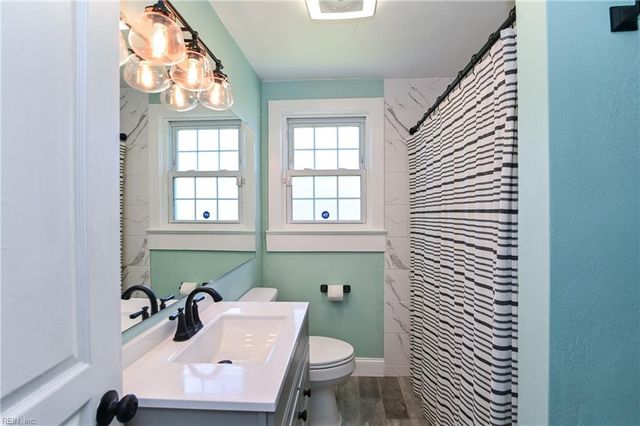 1536 Bainbridge BLVD, Chesapeake, VA 23324