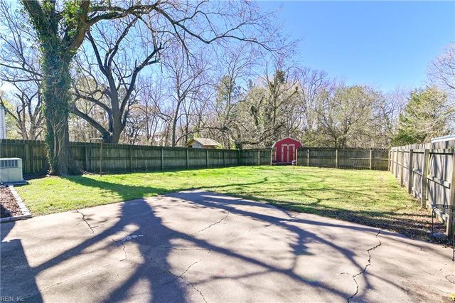 1536 Bainbridge BLVD, Chesapeake, VA 23324