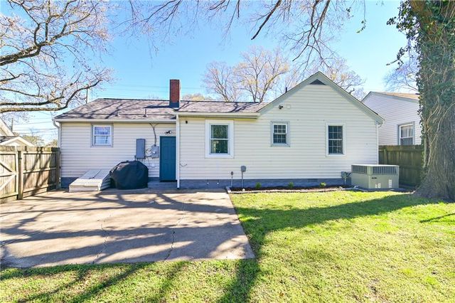 1536 Bainbridge BLVD, Chesapeake, VA 23324