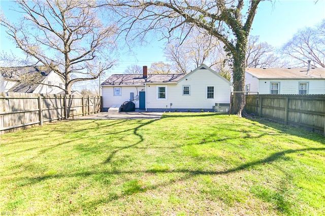 1536 Bainbridge BLVD, Chesapeake, VA 23324