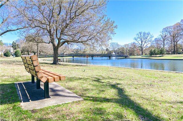 1536 Bainbridge BLVD, Chesapeake, VA 23324