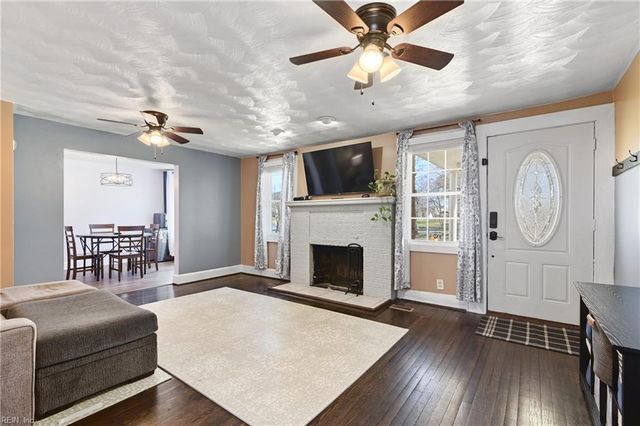 1536 Bainbridge BLVD, Chesapeake, VA 23324