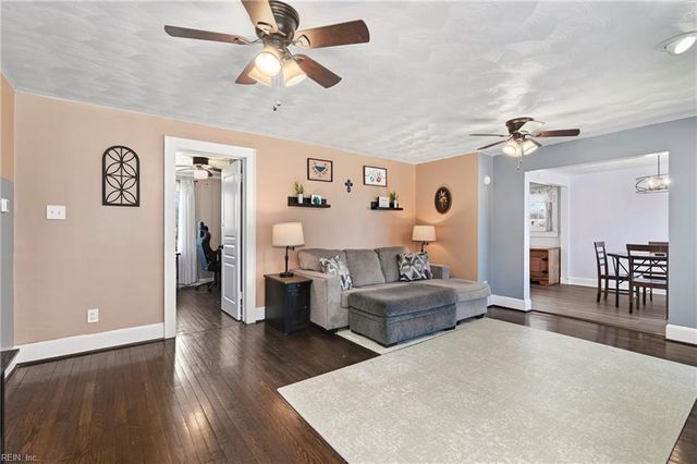 1536 Bainbridge BLVD, Chesapeake, VA 23324