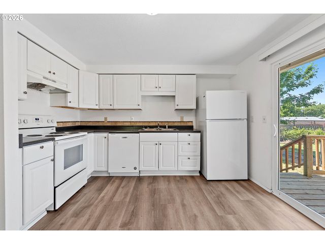 15641 Se HUGH Ave, Milwaukie, OR 97267