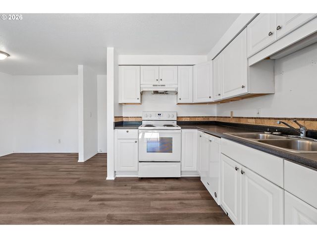 15641 Se HUGH Ave, Milwaukie, OR 97267