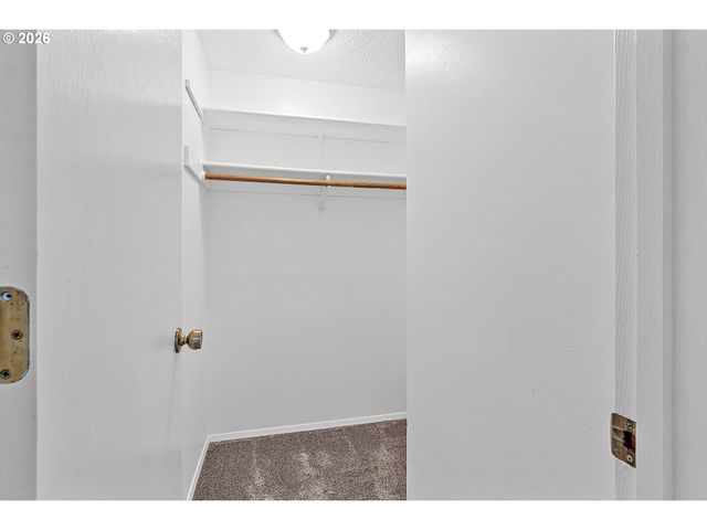 15641 Se HUGH Ave, Milwaukie, OR 97267