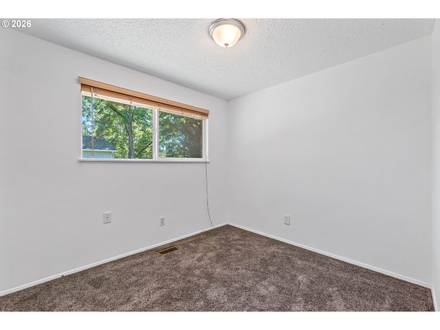 15641 Se HUGH Ave, Milwaukie, OR 97267