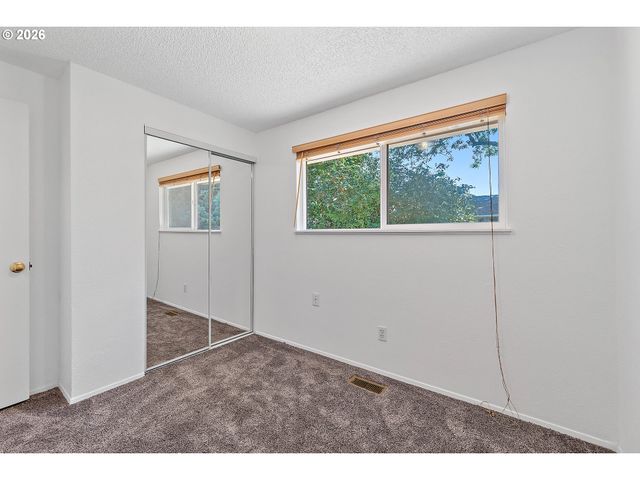 15641 Se HUGH Ave, Milwaukie, OR 97267