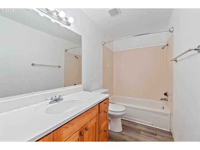 15641 Se HUGH Ave, Milwaukie, OR 97267