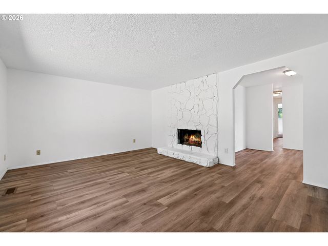 15641 Se HUGH Ave, Milwaukie, OR 97267
