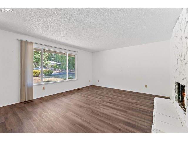 15641 Se HUGH Ave, Milwaukie, OR 97267