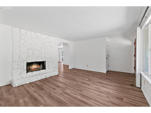15641 Se HUGH Ave, Milwaukie, OR 97267