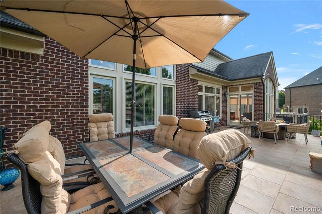54232 Carrington Drive, Shelby Twp, MI 48316