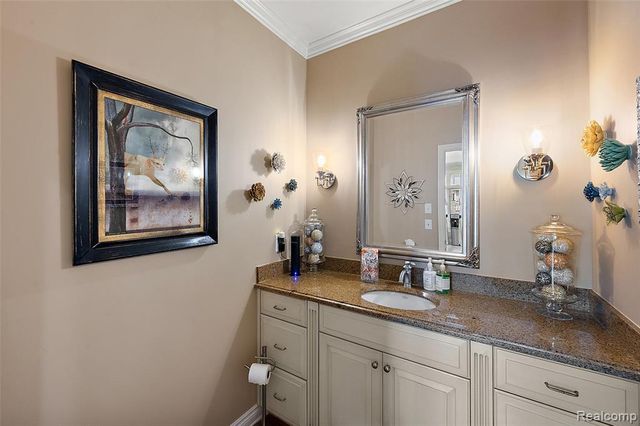 54232 Carrington Drive, Shelby Twp, MI 48316