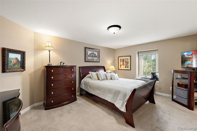 54232 Carrington Drive, Shelby Twp, MI 48316