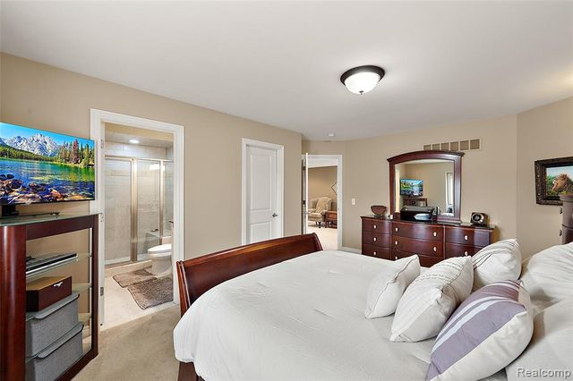 54232 Carrington Drive, Shelby Twp, MI 48316