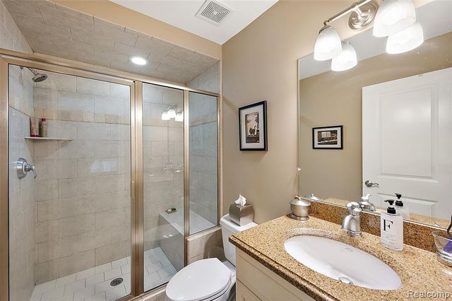 54232 Carrington Drive, Shelby Twp, MI 48316