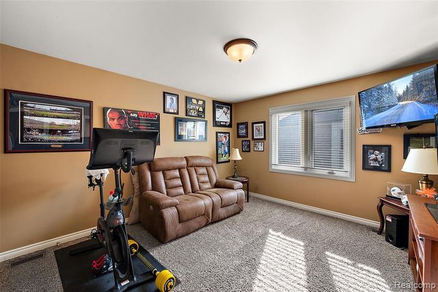 54232 Carrington Drive, Shelby Twp, MI 48316