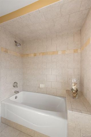 54232 Carrington Drive, Shelby Twp, MI 48316