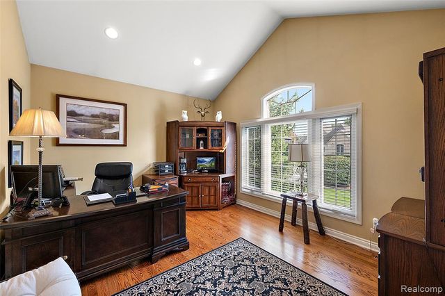 54232 Carrington Drive, Shelby Twp, MI 48316