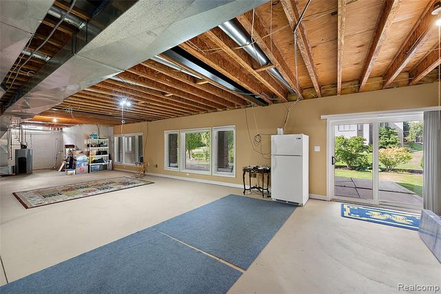 54232 Carrington Drive, Shelby Twp, MI 48316