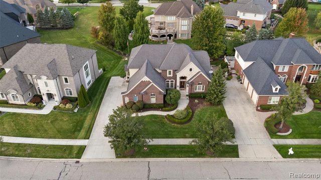 54232 Carrington Drive, Shelby Twp, MI 48316