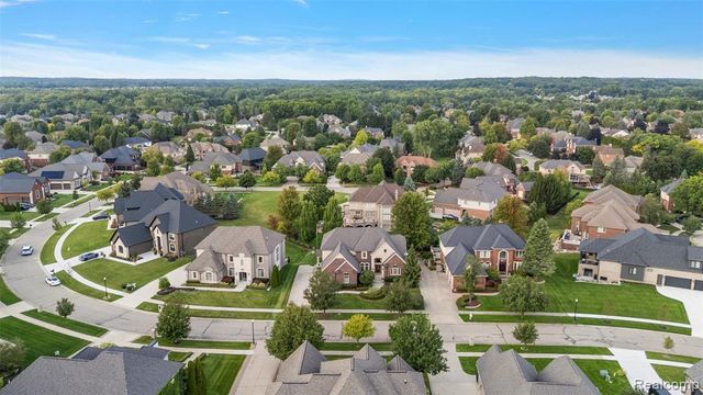 54232 Carrington Drive, Shelby Twp, MI 48316