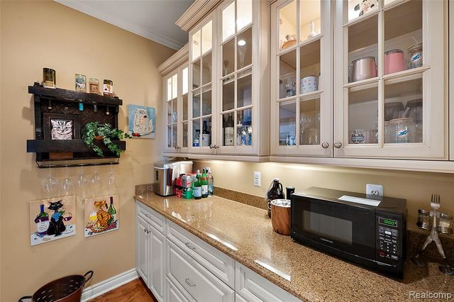 54232 Carrington Drive, Shelby Twp, MI 48316