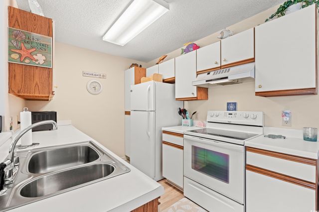 2220 Andover Dr Apt F, Surfside Beach, SC 29575