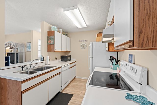 2220 Andover Dr Apt F, Surfside Beach, SC 29575