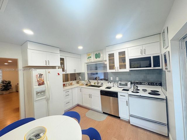 927 NW 106th Ave Circle 927, Miami, FL 33172
