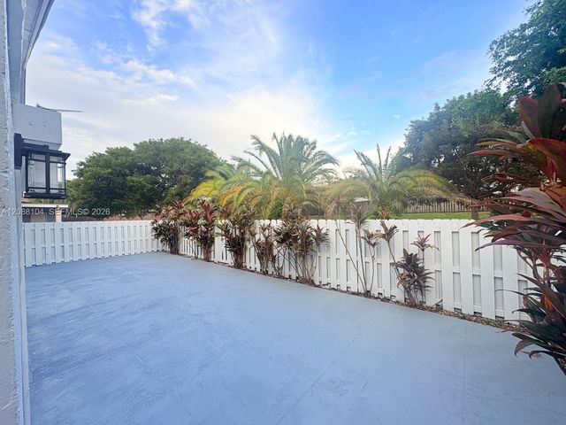 927 NW 106th Ave Circle 927, Miami, FL 33172