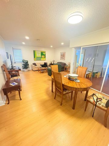 927 NW 106th Ave Circle 927, Miami, FL 33172