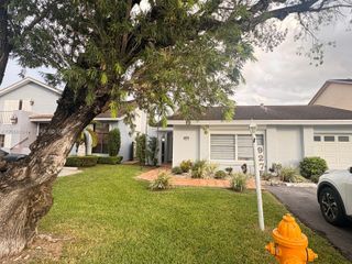 927 NW 106th Ave Circle 927, Miami, FL 33172