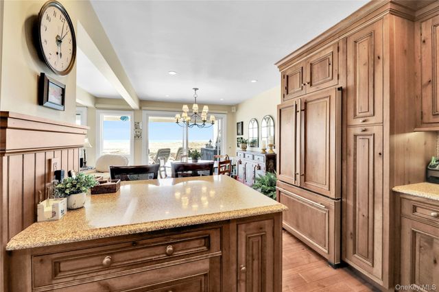 279 Dune Road 2, Westhampton Beach, NY 11978