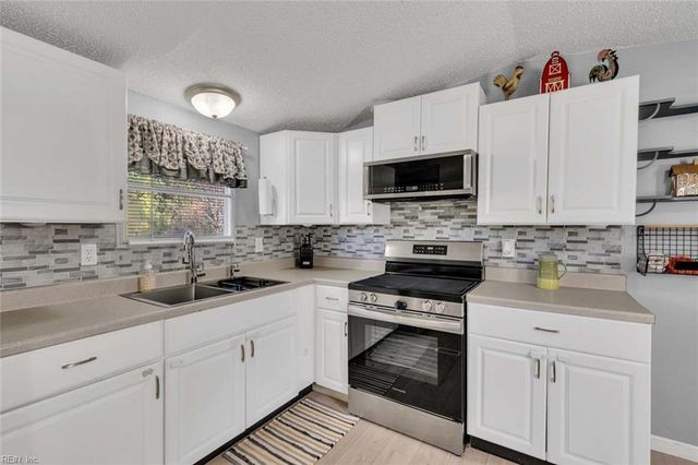 3254 Woodstock RD, Gloucester, VA 23061