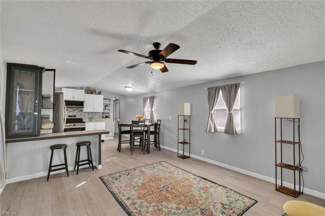 3254 Woodstock RD, Gloucester, VA 23061