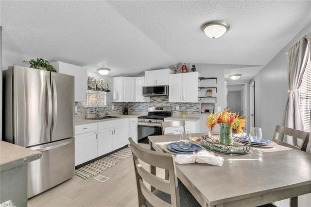 3254 Woodstock RD, Gloucester, VA 23061