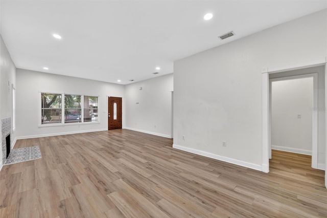 1311 E CARACAS STREET, Tampa, FL 33603