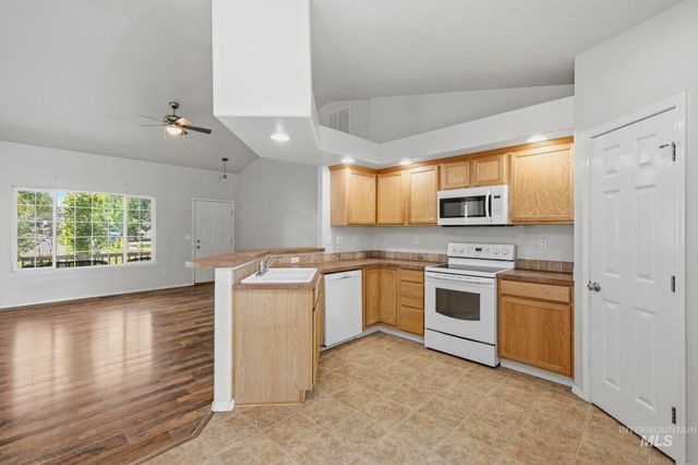 2611 Carnegie, Caldwell, ID 83607