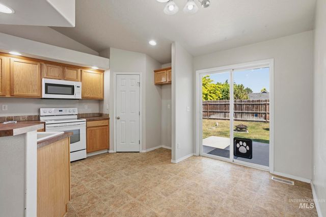 2611 Carnegie, Caldwell, ID 83607