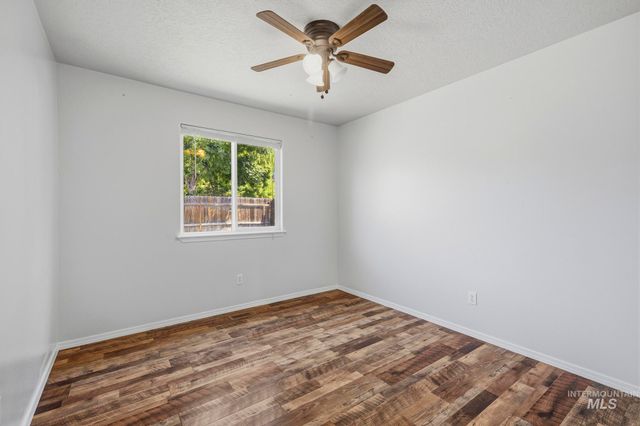 2611 Carnegie, Caldwell, ID 83607