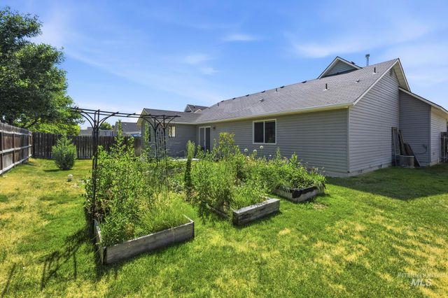 2611 Carnegie, Caldwell, ID 83607