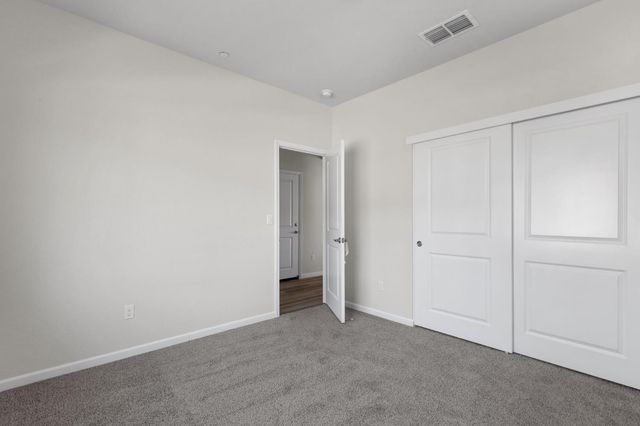 1317 River Run Cir, Ione, CA 95640