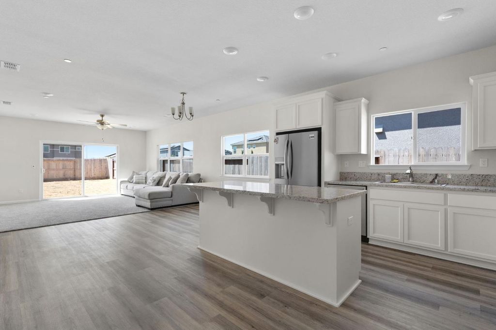 1317 River Run Cir, Ione, CA 95640