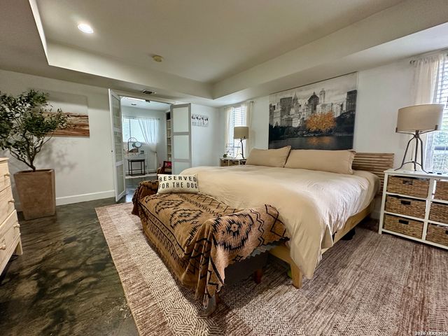 201 COUNTRY WOOD DR, San Antonio, TX 78216