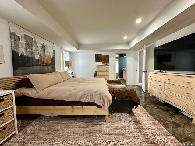 201 COUNTRY WOOD DR, San Antonio, TX 78216