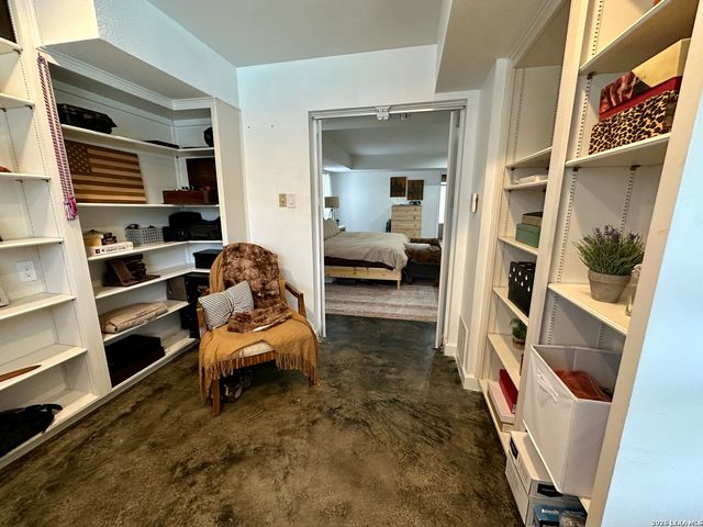 201 COUNTRY WOOD DR, San Antonio, TX 78216