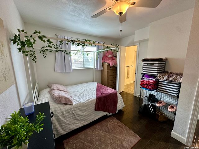 201 COUNTRY WOOD DR, San Antonio, TX 78216