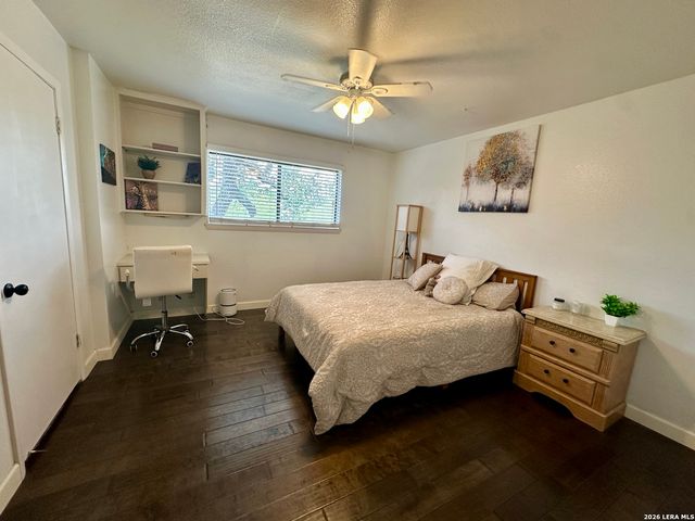 201 COUNTRY WOOD DR, San Antonio, TX 78216